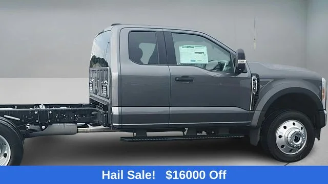 2026 Ford F-550 Super Duty Chassis Cab XLT - Photo 3