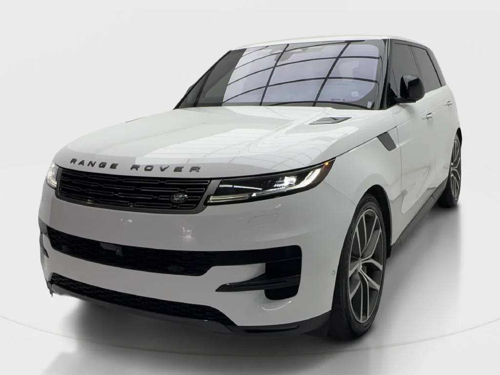 Used 2023 White Land Rover SE image 5