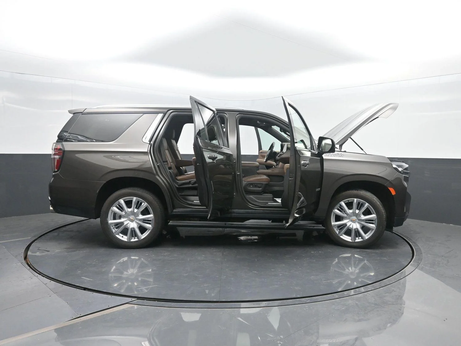 Used 2021 Graywood Metallic Chevrolet High Country image 51