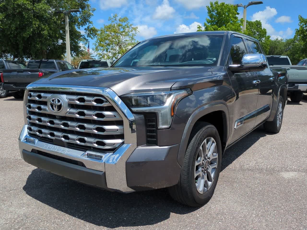 【引退品】英語版_Tundra[3ED] Pre-Owned 2023 Toyota Tundra 1794 Edition Crew Cab Pickup in