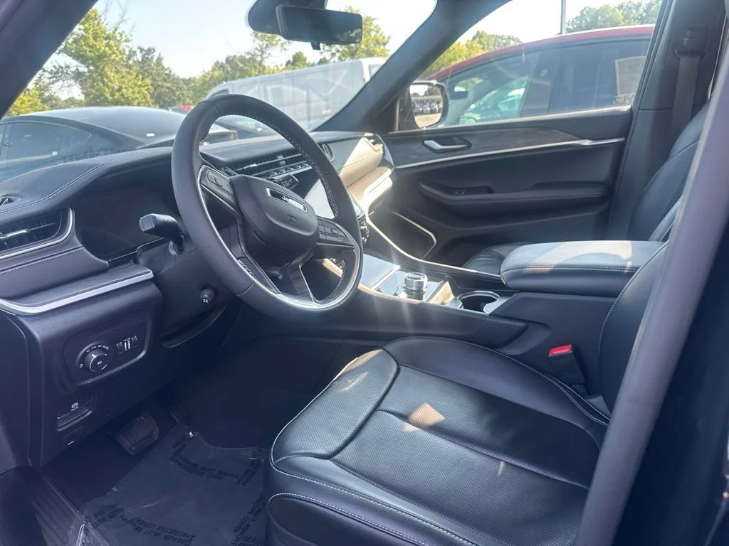 Used 2025 Black Jeep Limited image 3