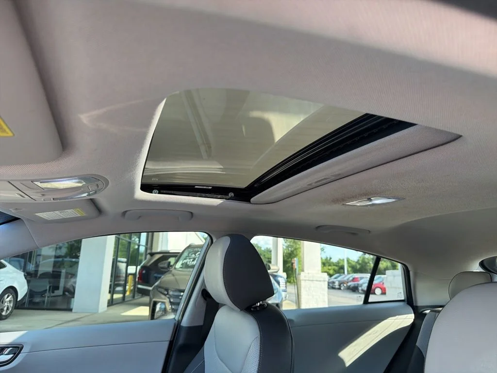 Used 2020 Stellar Silver Hyundai Limited image 20