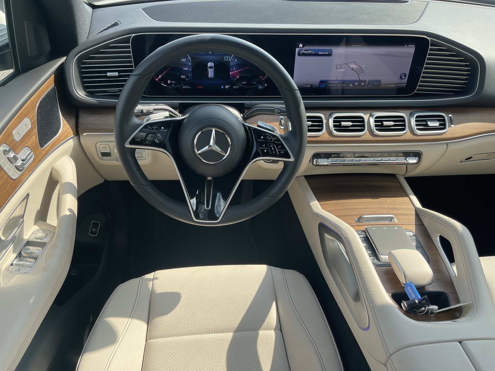 Certified Used 2025 Polar White Mercedes-Benz GLE 450 image 14