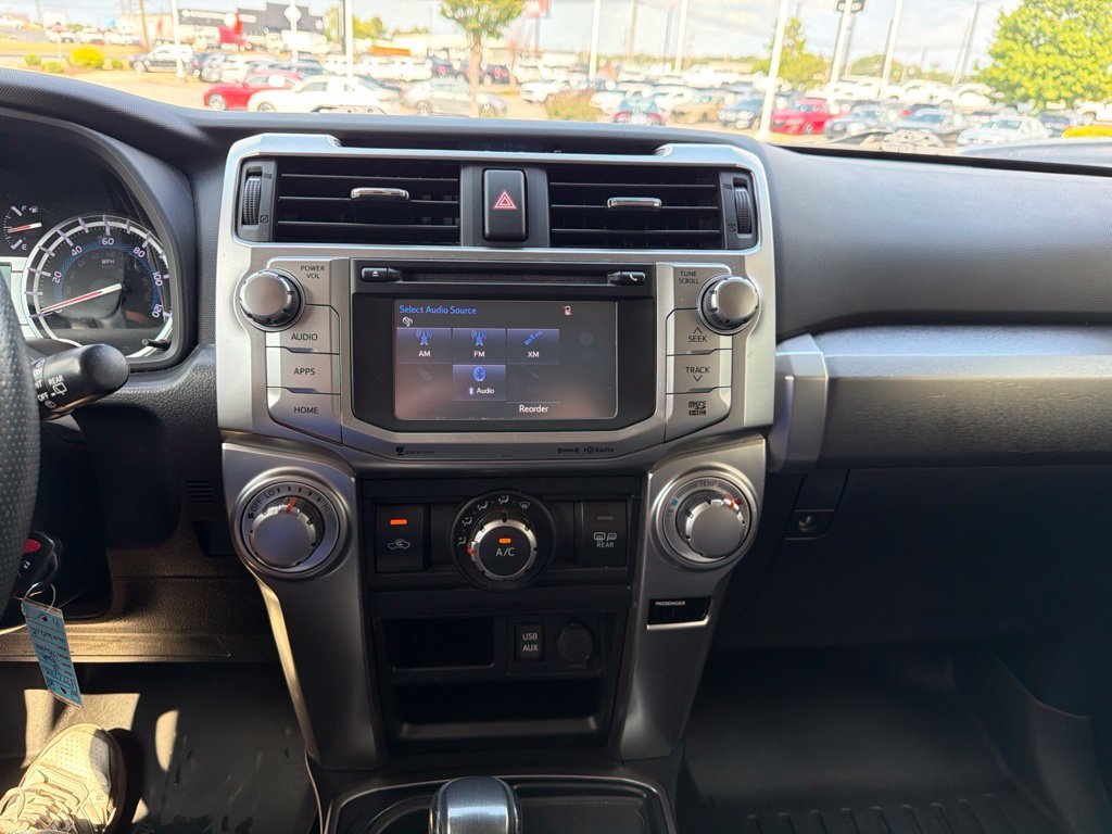 Used 2019 White Toyota SR5 image 22