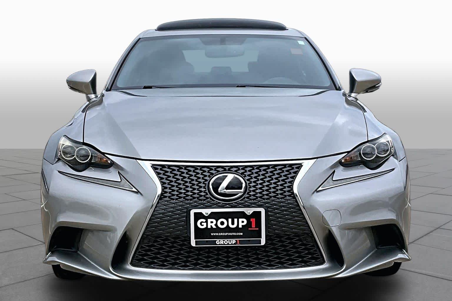 Used 2015 Atomic Silver Lexus  image 4