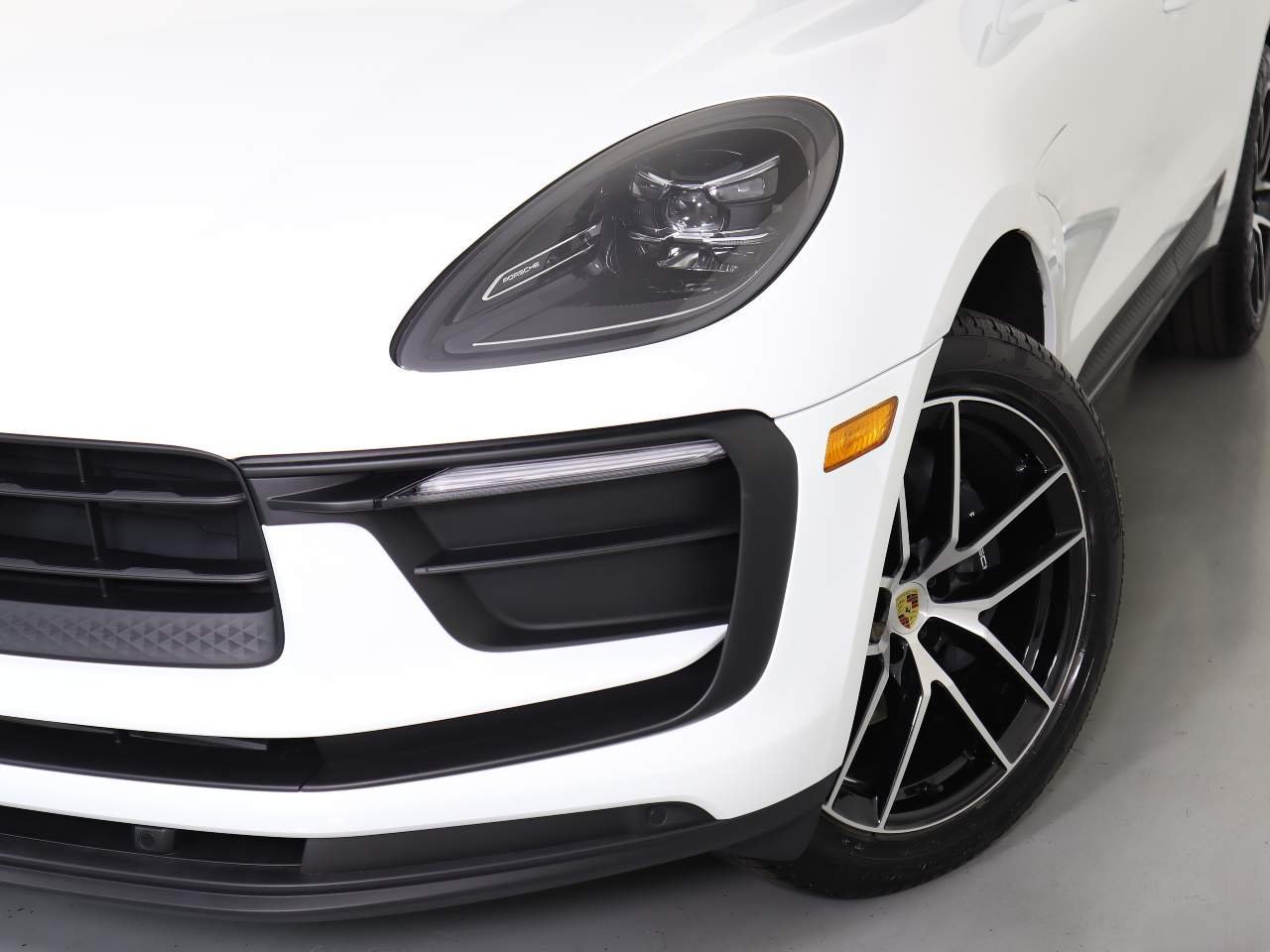 Certified Used 2025 WHITE Porsche  image 12