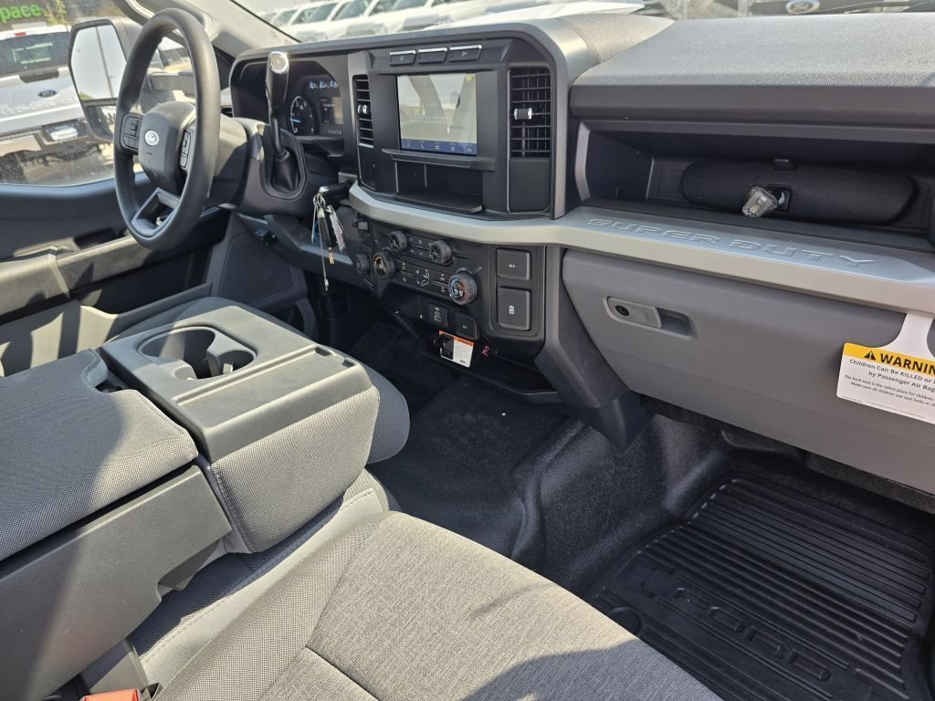New 2024 Oxford White Ford XL image 37