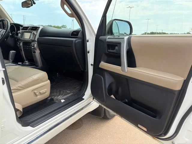 Used 2012  Toyota SR5 image 22