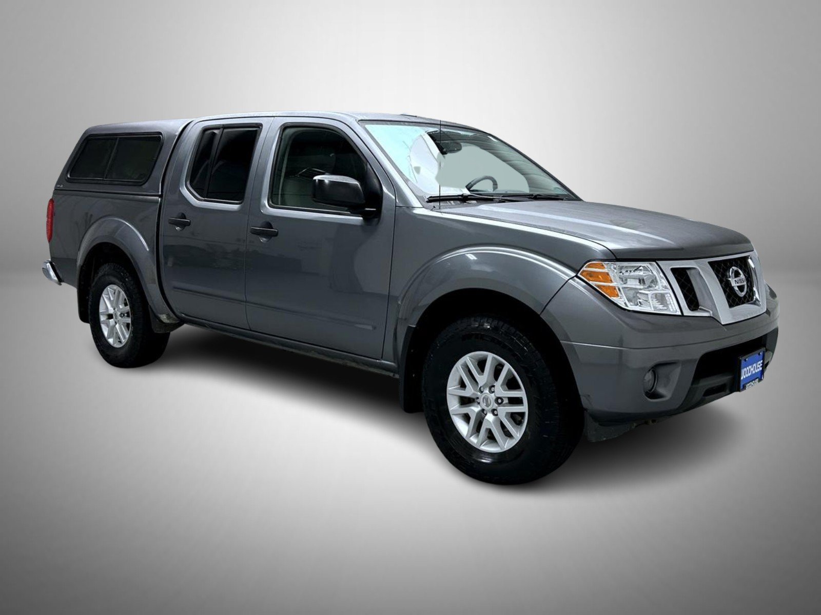 Used 2018 Gray Nissan SV image 3