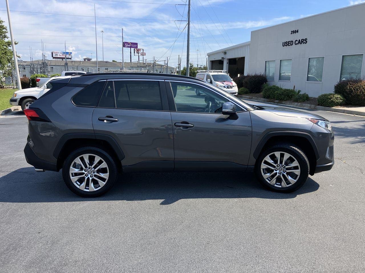 Used 2021 Gray (Magnetic Gray Metallic) Toyota XLE Premium image 6