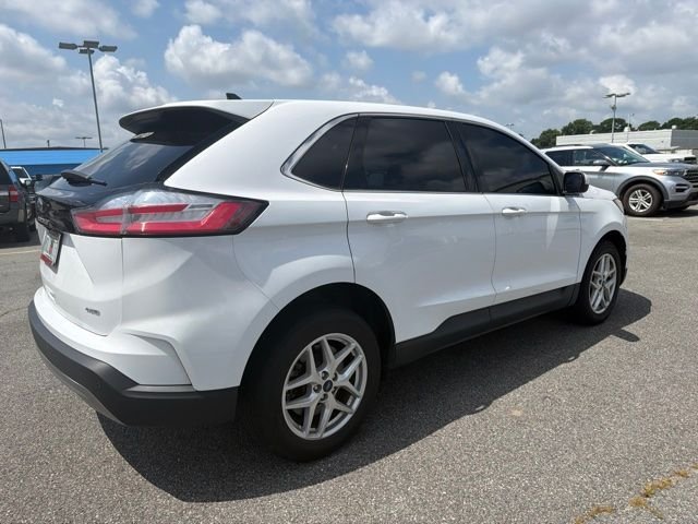 Used 2022 White Ford SEL image 3