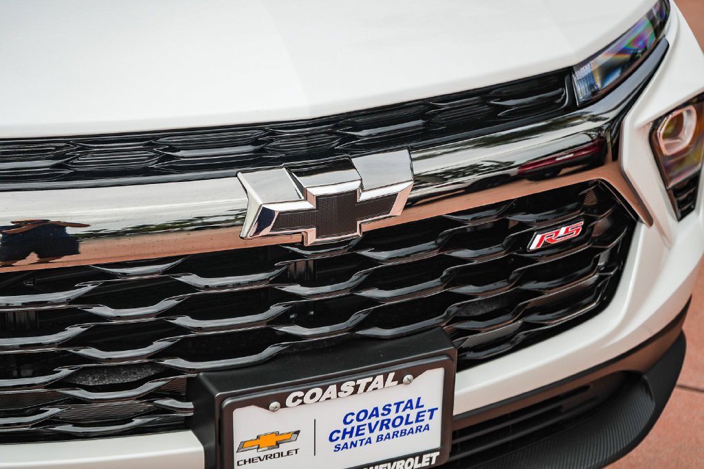 New 2026 Iridescent Pearl Tricoat Chevrolet RS image 9