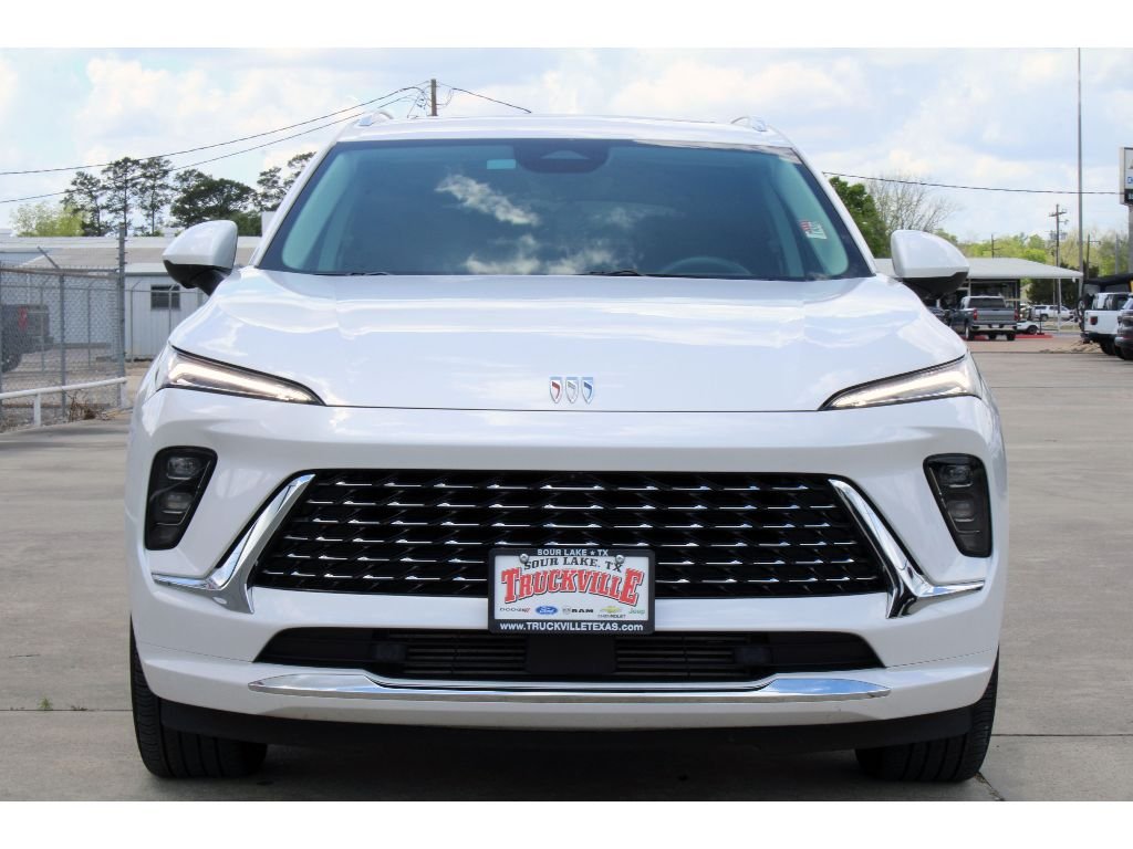 Used 2024 White Frost Tricoat Buick Avenir image 33