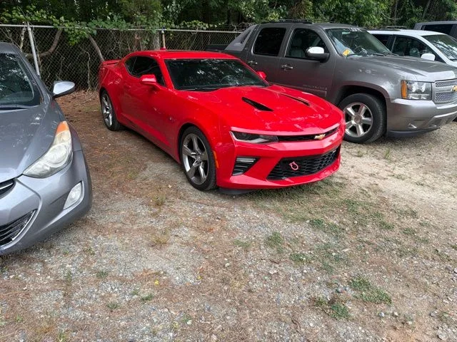 Used 2018 Red Chevrolet SS image 7