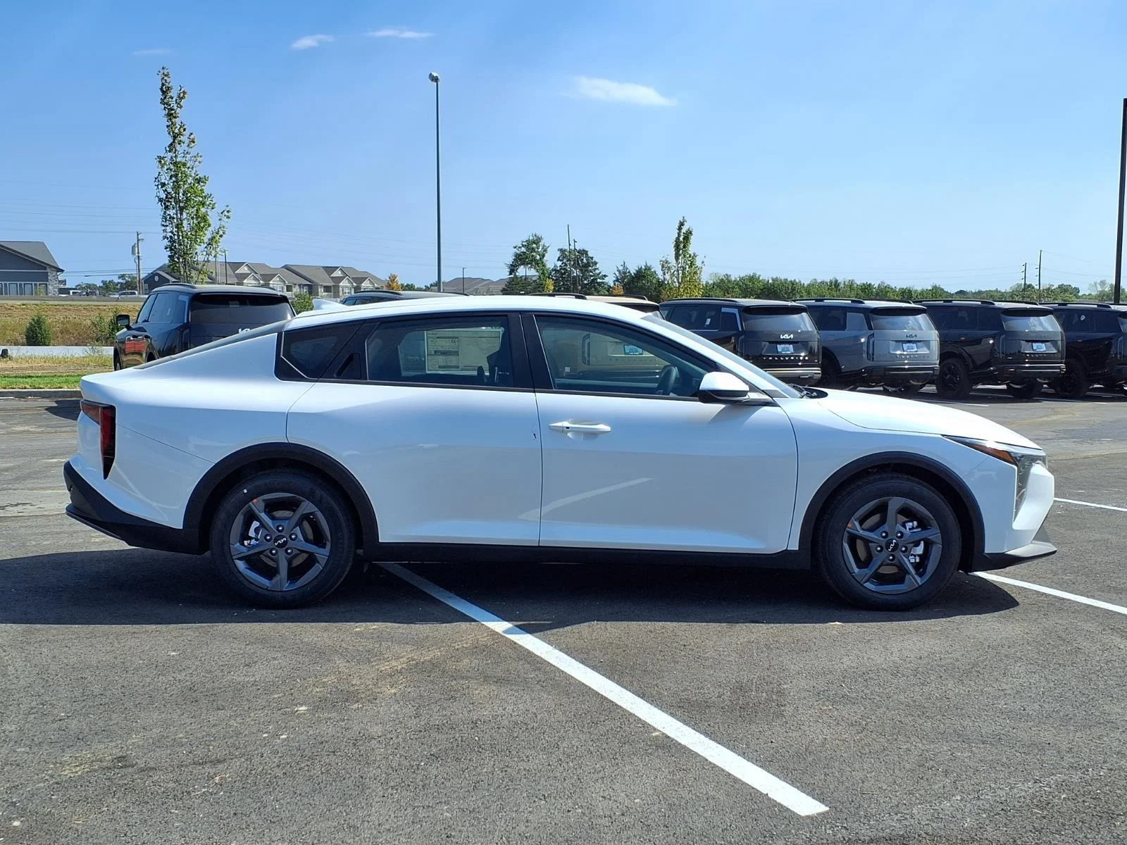New 2026 Snow White Pearl Kia LXS image 18