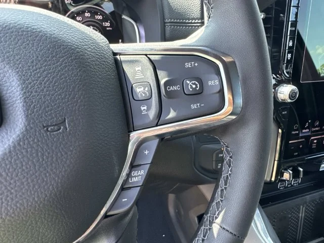 New 2027 Diamond Black Crystal Pearl-Coat Exterior Paint RAM Laramie image 51
