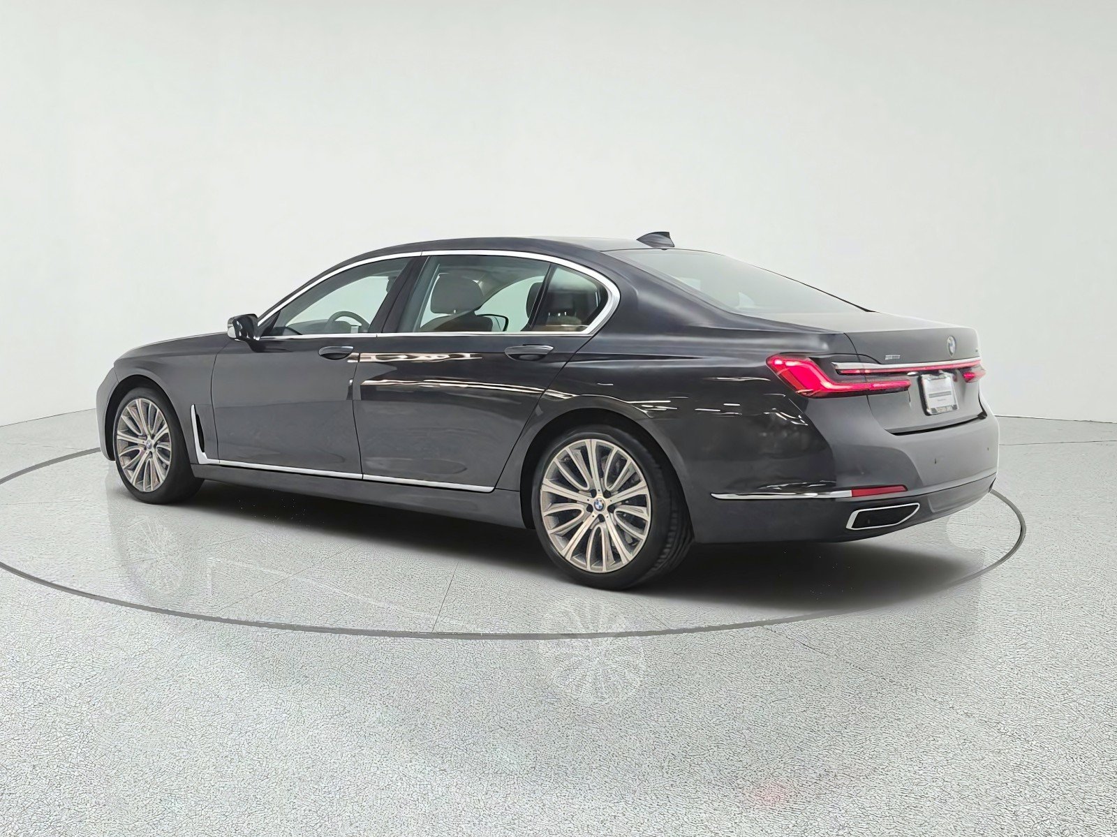 Used 2020 Dark Graphite Metallic BMW 750i xDrive Sedan image 7