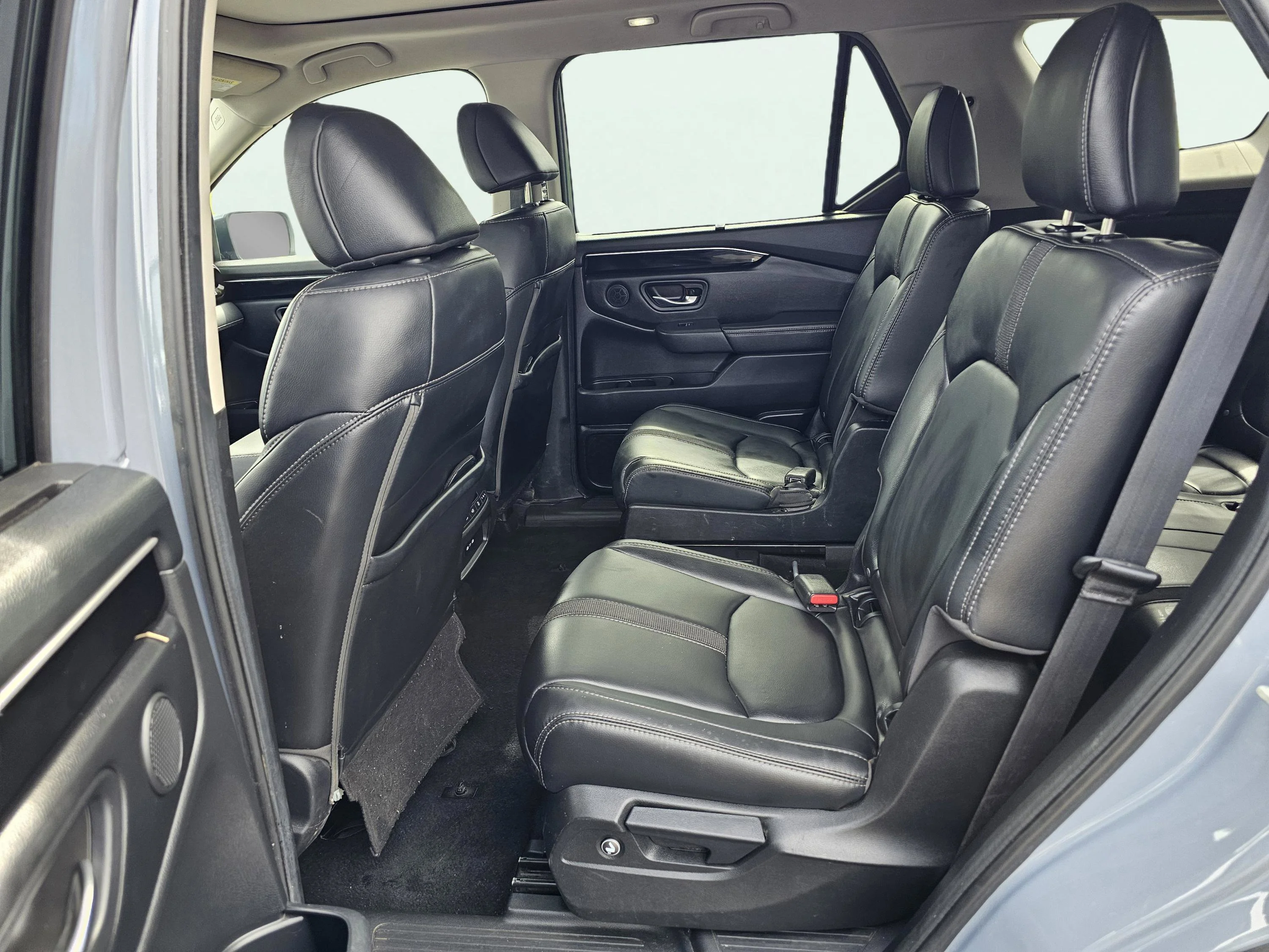 Used 2024 Sonic Gray Pearl Honda Touring image 31
