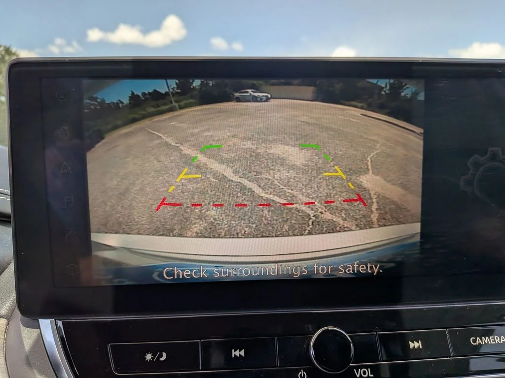 Used 2023 Silver Nissan 2.5 SV image 29