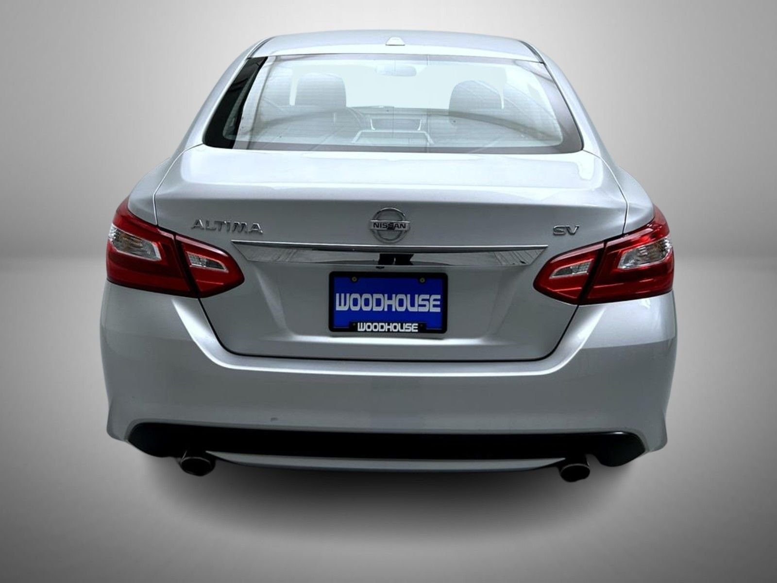 Used 2017 Silver Nissan 2.5 SV image 6