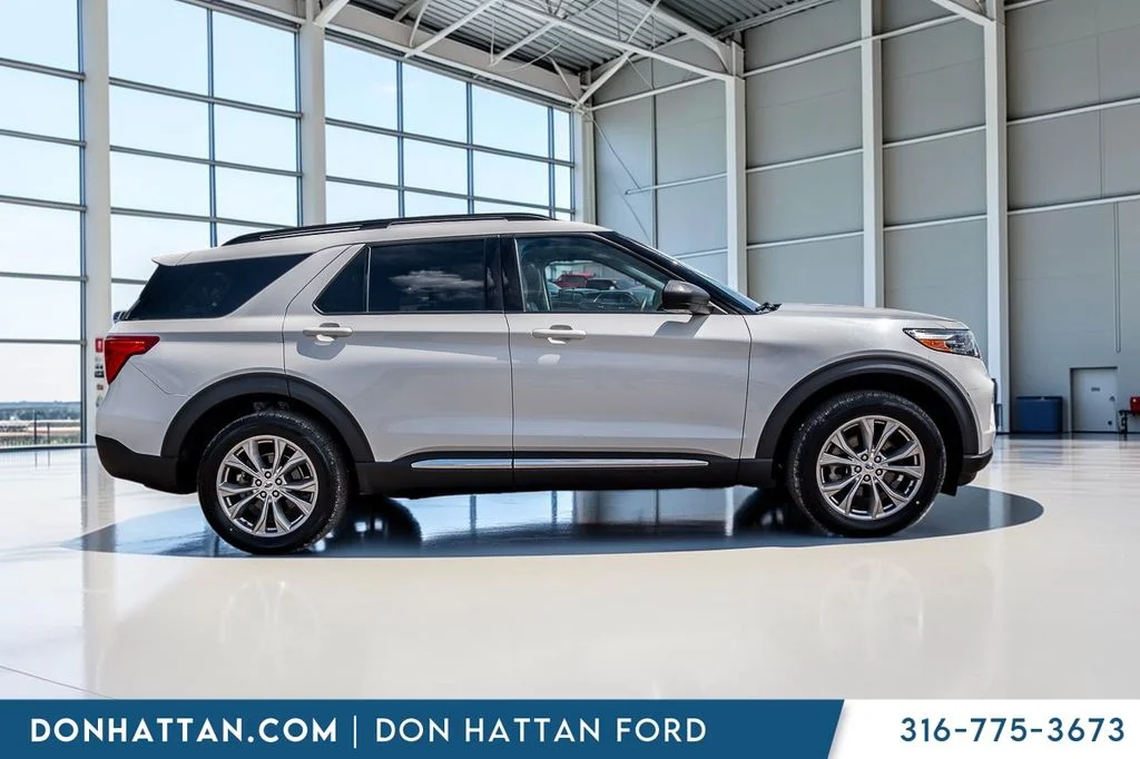 Used 2023 White Ford XLT image 33