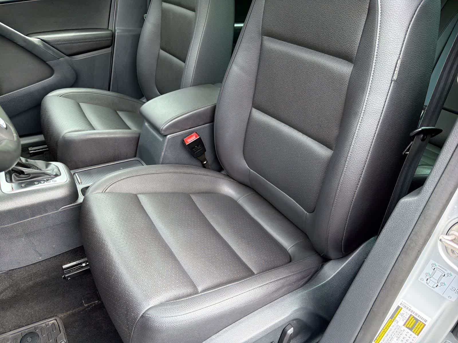Used 2017 Silver Volkswagen Wolfsburg Edition image 17