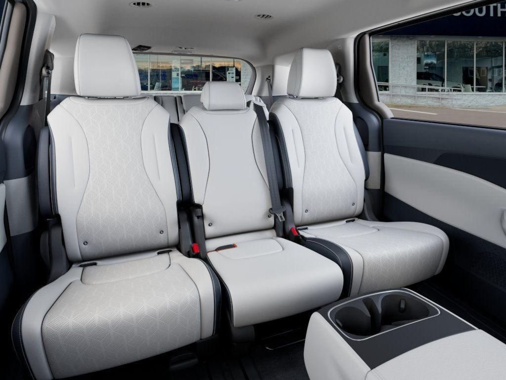 2026 Kia Carnival EX - Photo 16