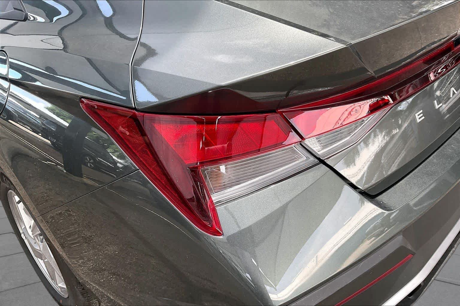 Used 2026 Amazon Gray Hyundai SE image 28