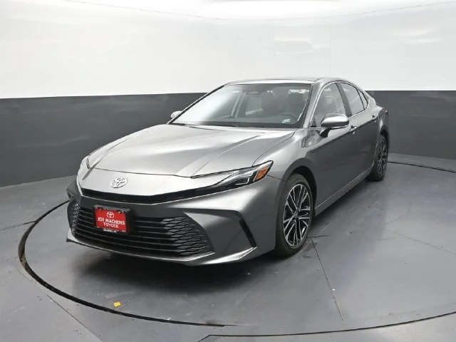 Used 2026  Toyota XLE image 2