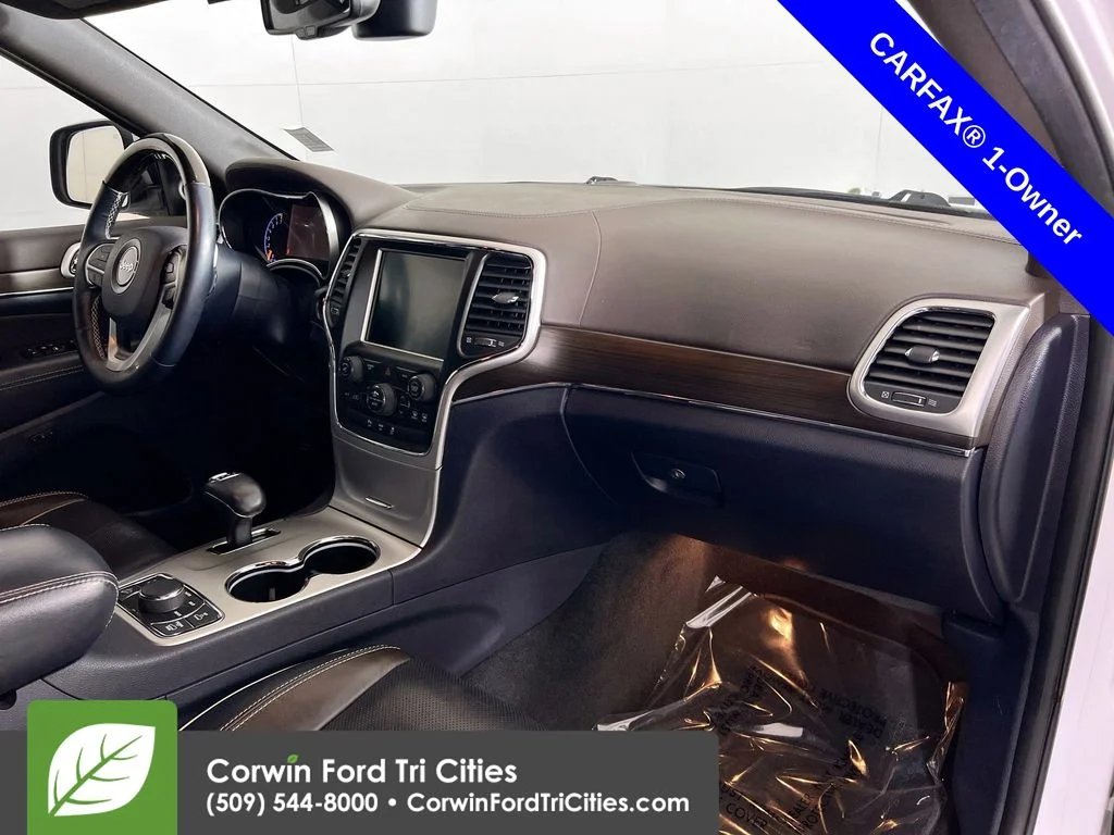 Used 2015 Bright White Clearcoat Jeep Overland image 30