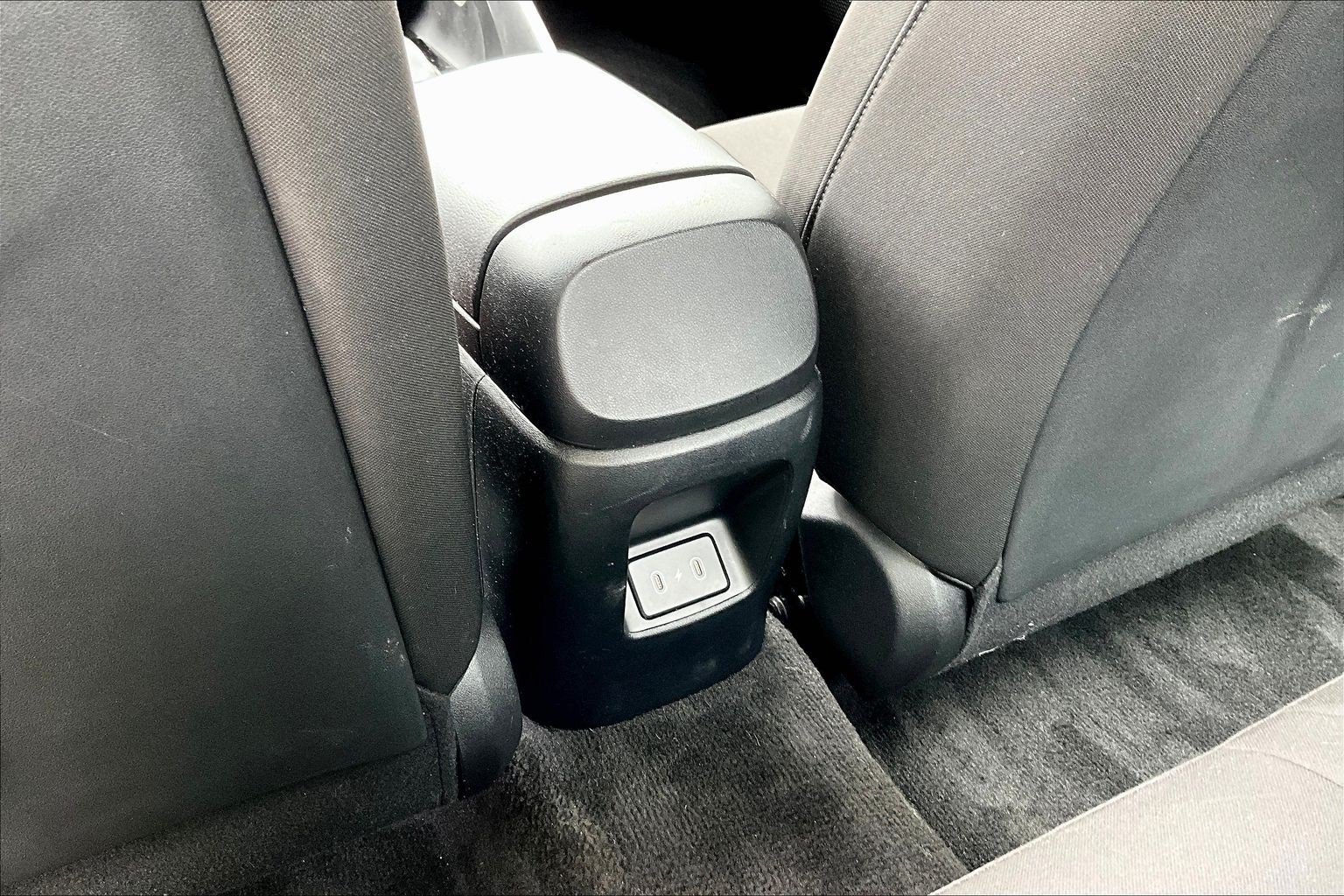 Used 2025 White Hyundai SEL Sport image 9