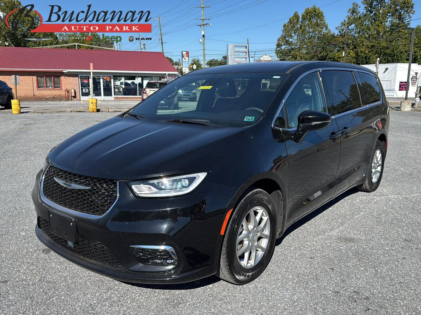 2025 Chrysler Pacifica Select