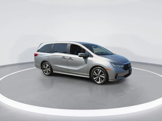 Used 2023 Silver Honda Touring image 13