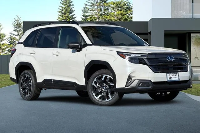 New 2026 CRYSTAL WHITE PEARL Subaru Limited image 2