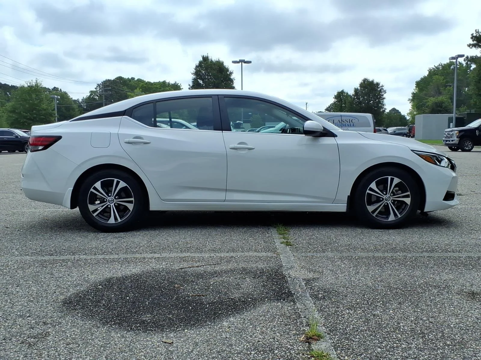 Used 2022 Aspen White TriCoat Pearl Nissan SV image 6