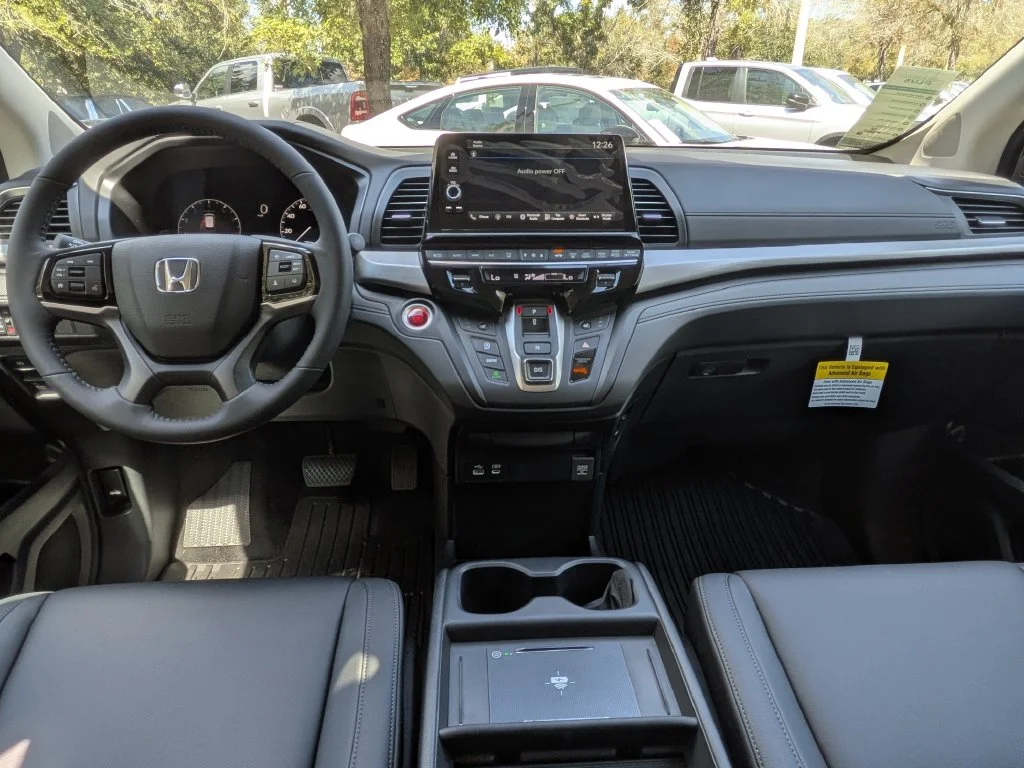 New 2027 Platinum White Pearl Honda EX-L image 15