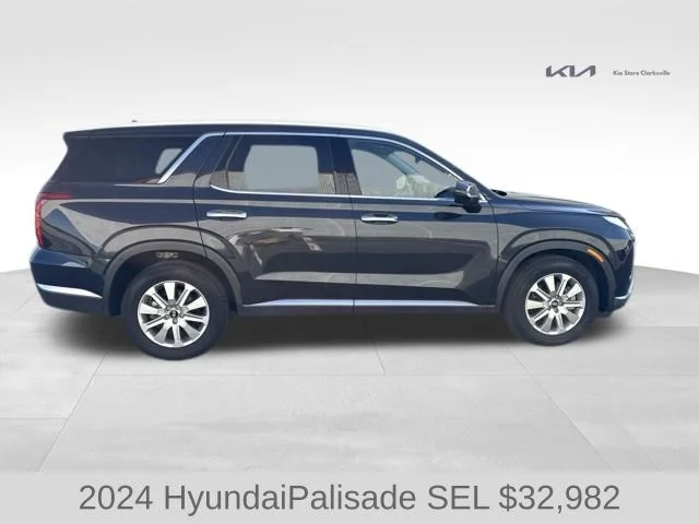Used 2024 White Hyundai SEL image 9