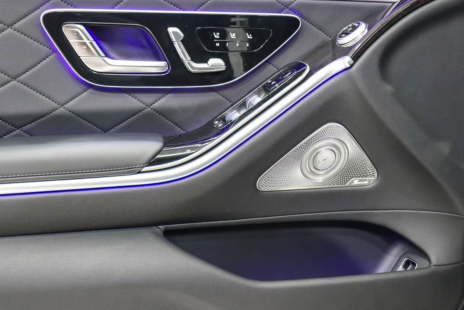 New 2026 Black Mercedes-Benz S 580e image 23