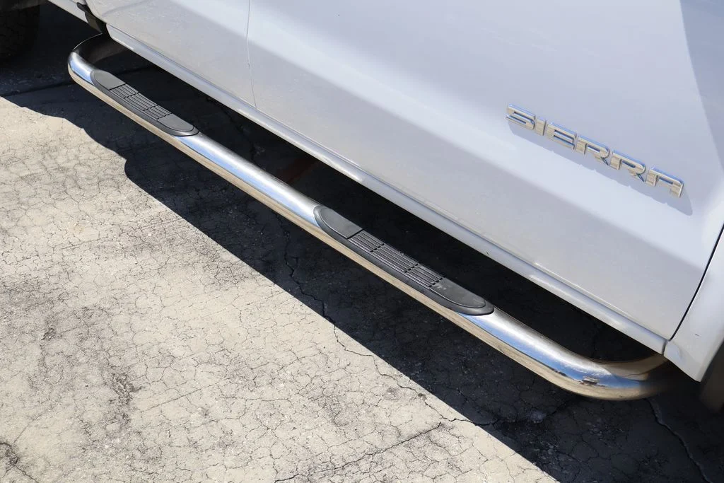 Used 2016 White GMC Base image 11
