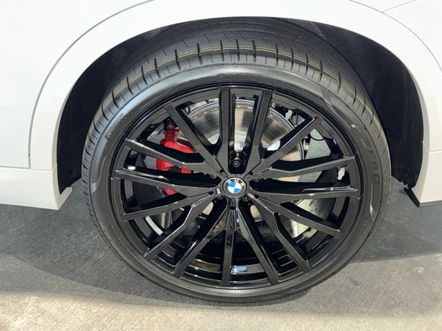 New 2026 Alpine White BMW sDrive40i image 24