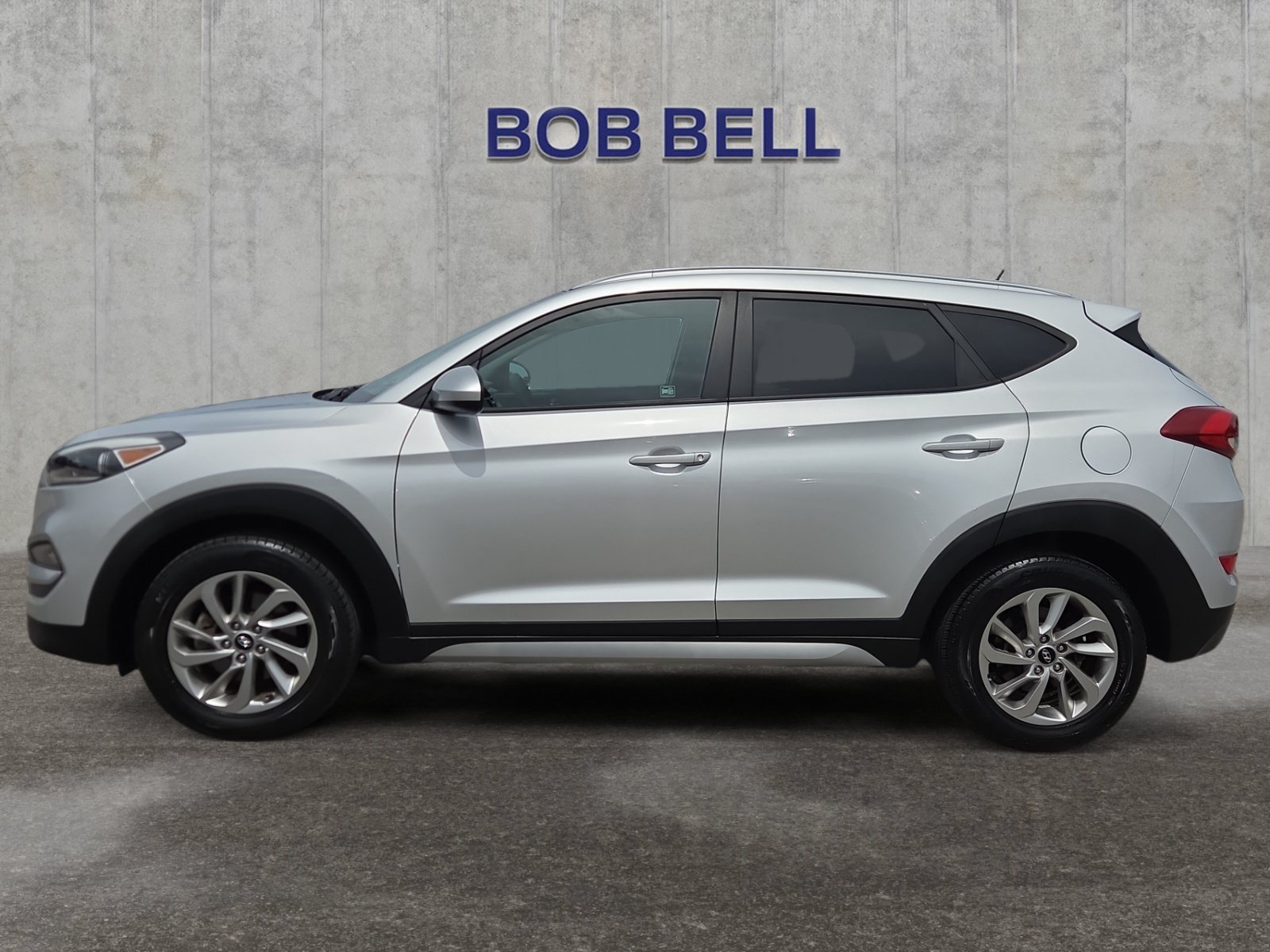 Used 2017 Hyundai Tucson SE with VIN KM8J3CA42HU272158 for sale in Glen Burnie, MD