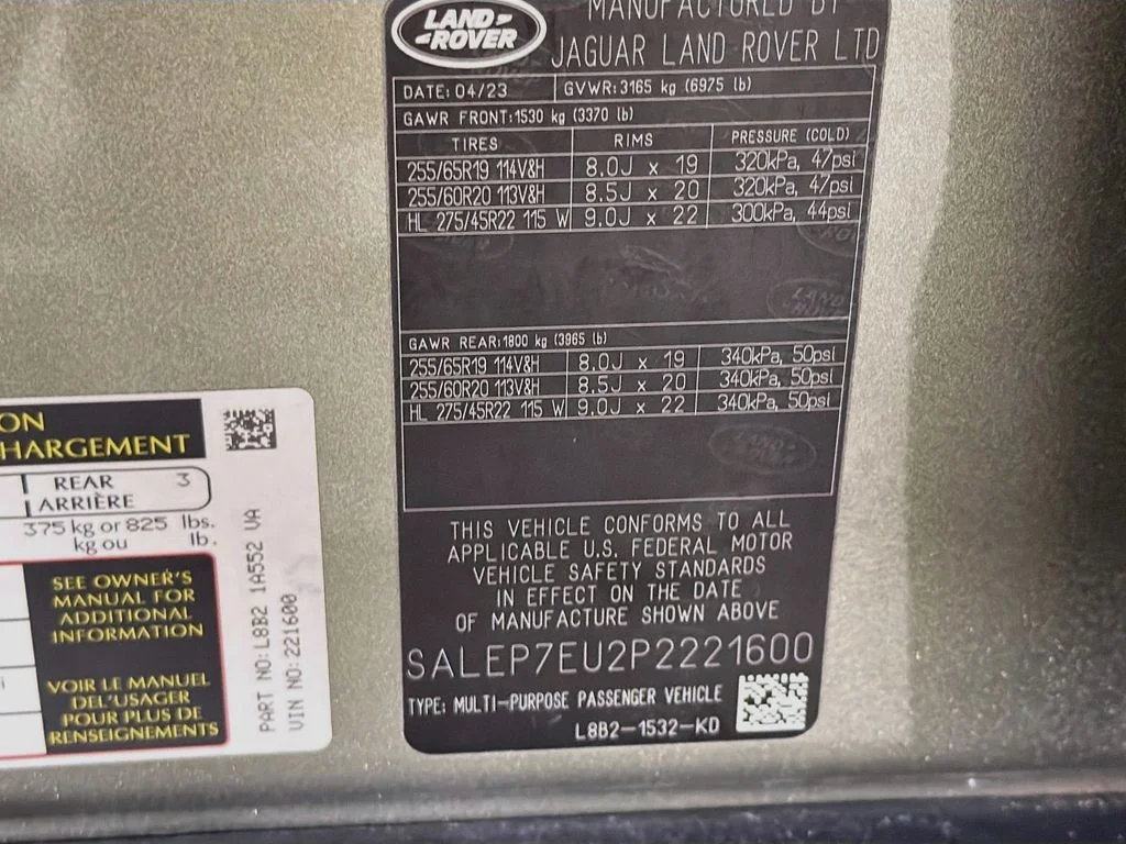 Used 2023 Green Land Rover SE image 34
