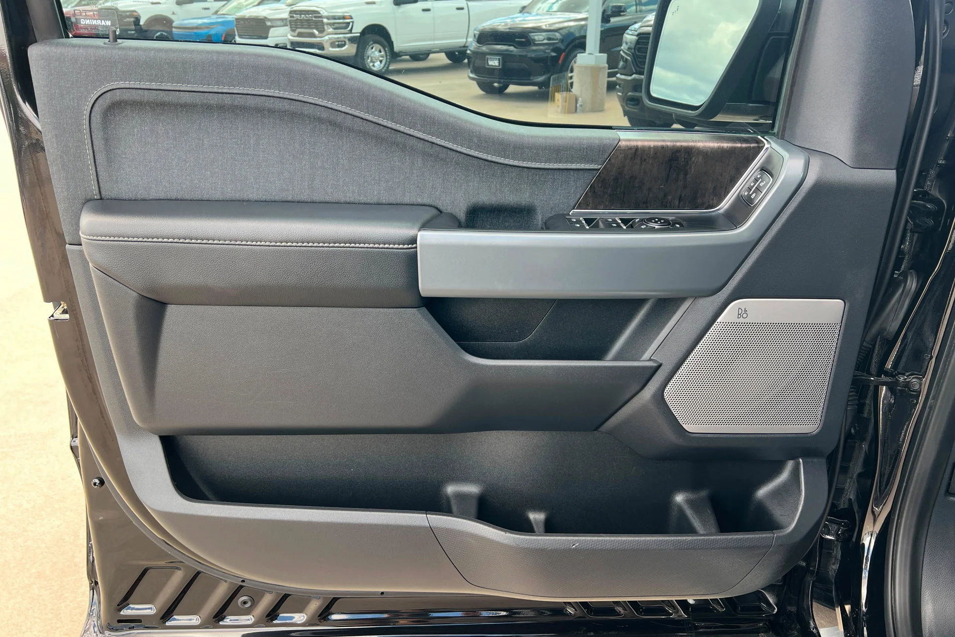 Used 2023 Agate Black Metallic Ford XL image 14