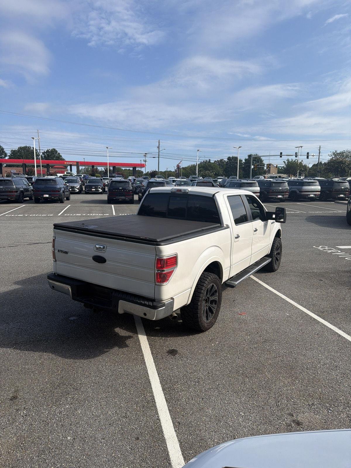 Used 2011 White Platinum Metallic Tri-Coat Ford Lariat image 6