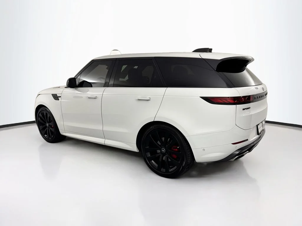 Certified Used 2023 White Land Rover SE Dynamic image 7