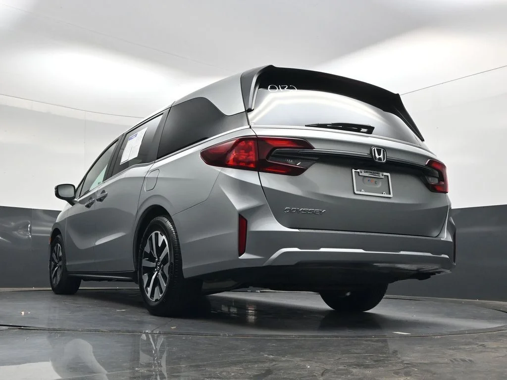 Used 2025 Solar Silver Metallic Honda EX-L image 44