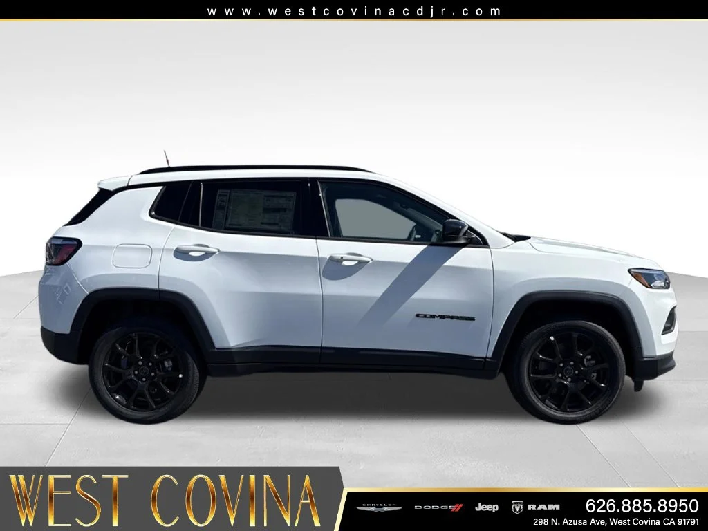 New 2026 Bright White Clear-Coat Exterior Paint Jeep Latitude image 6