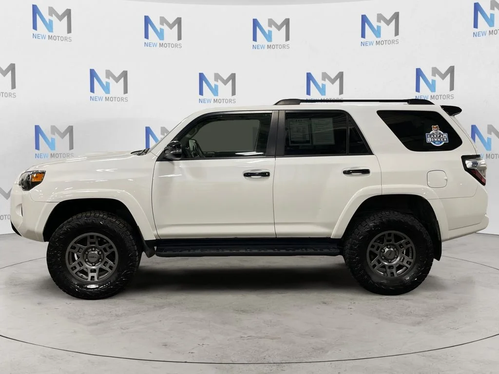 Used 2020 Super White Toyota Venture image 2
