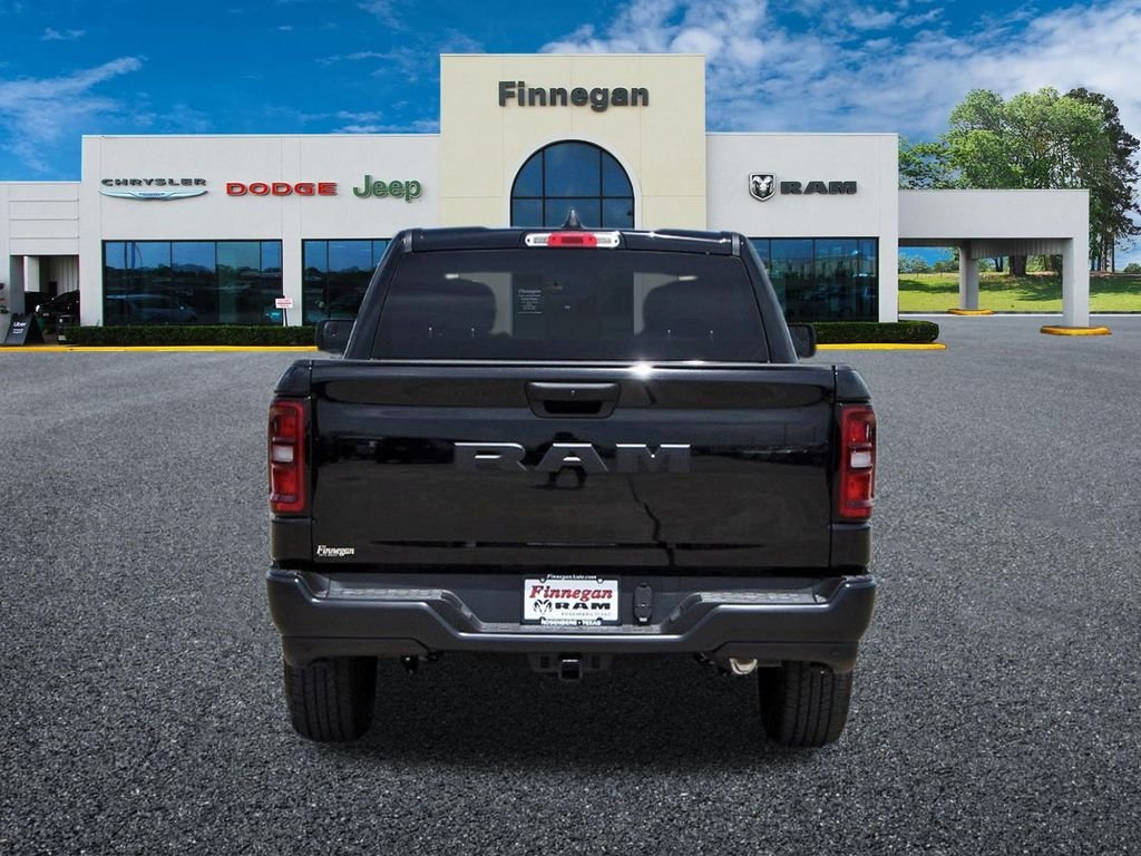 New 2026 Diamond Black Crystal Pearl-Coat Exterior Paint RAM Tradesman image 6