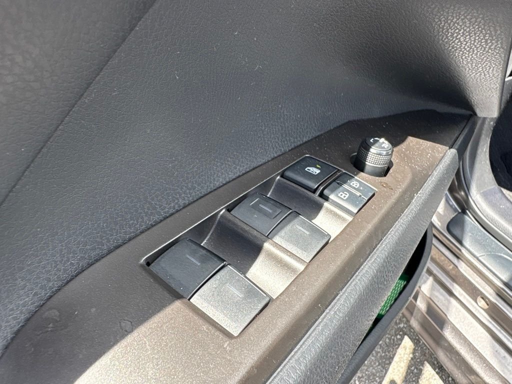 2022 Toyota Camry SE - Photo 11